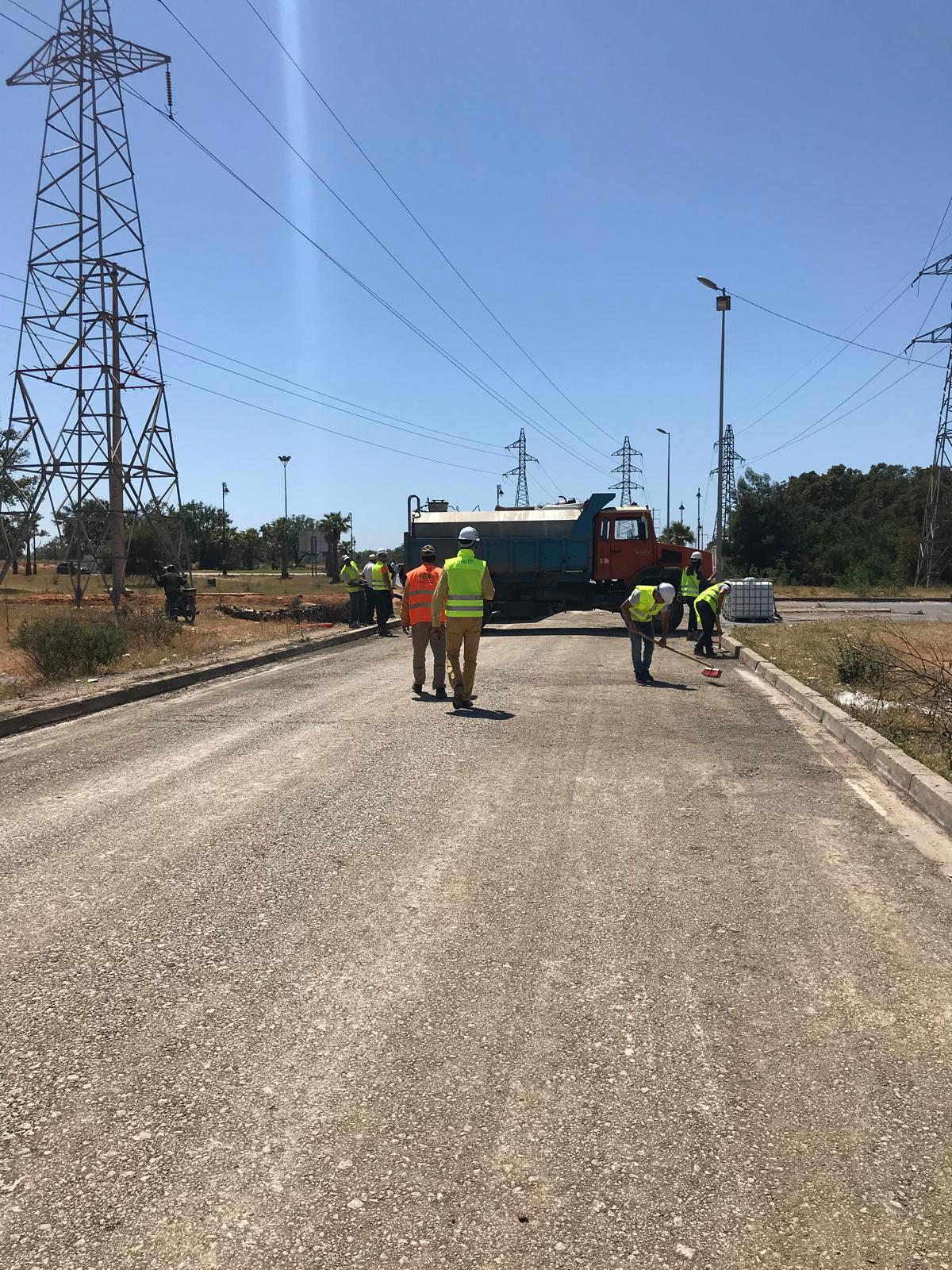 Surface de route LL-TECH finie montrant la durabilité